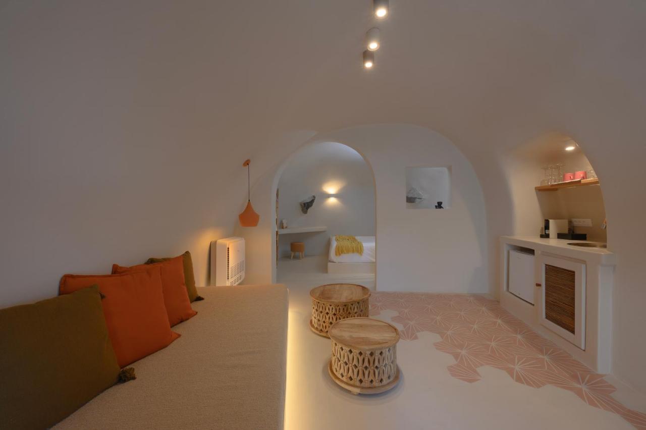 Elements Cave Suites Меґалохорі Екстер'єр фото