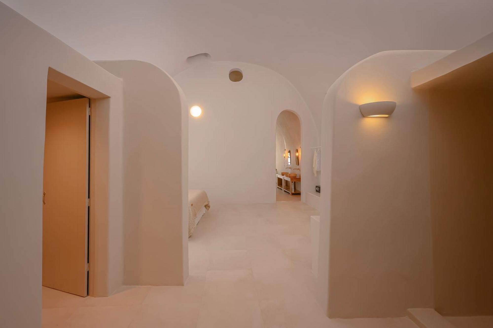 Elements Cave Suites Меґалохорі Екстер'єр фото