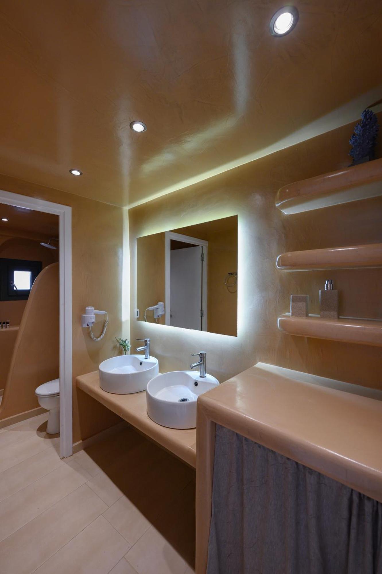 Elements Cave Suites Меґалохорі Номер фото