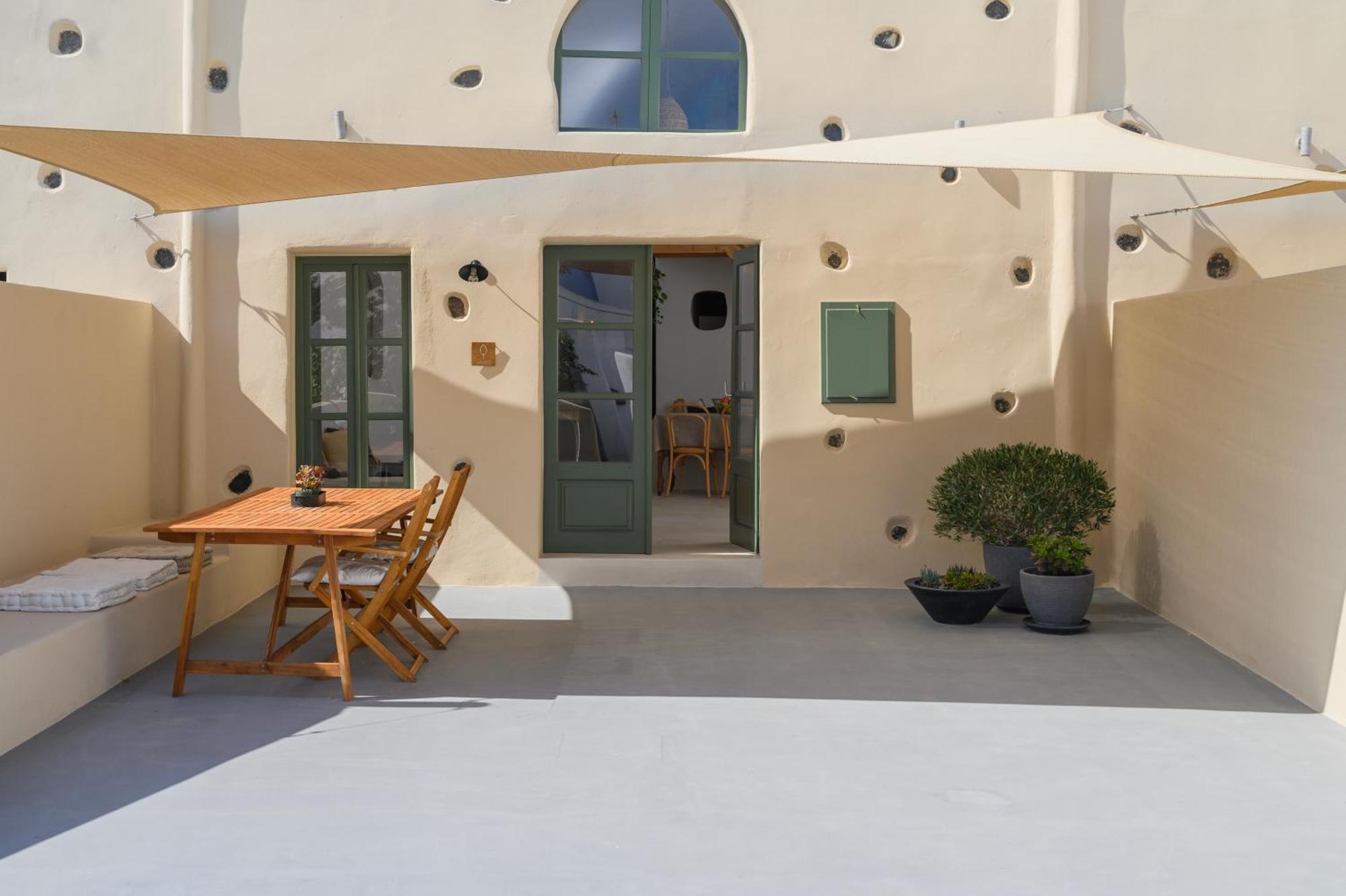 Elements Cave Suites Меґалохорі Номер фото