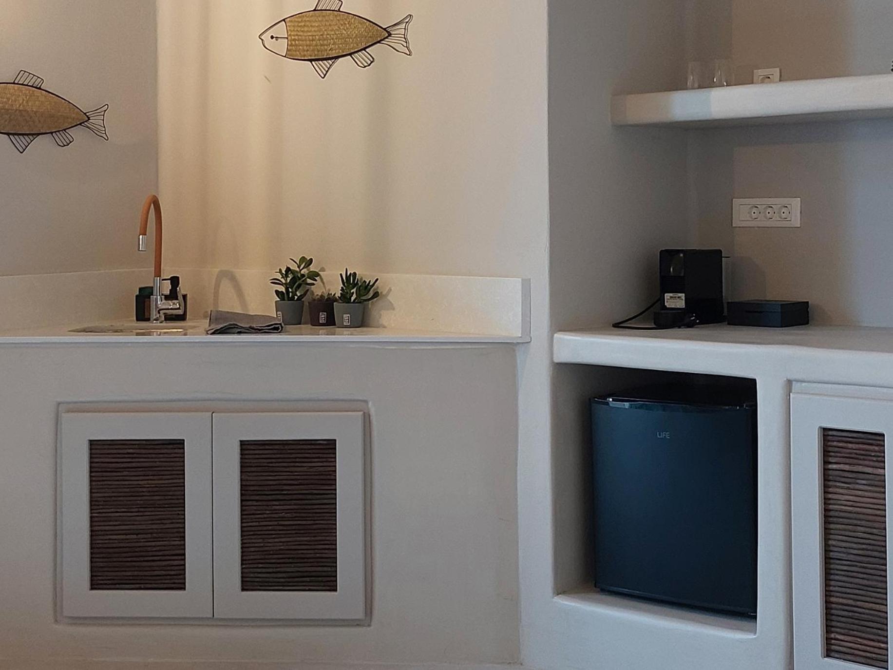 Elements Cave Suites Меґалохорі Номер фото