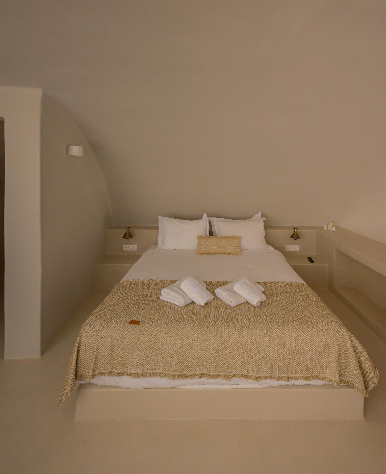 Elements Cave Suites Меґалохорі Номер фото